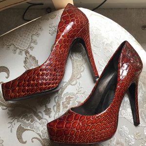 Jessica Simpson heels / pumps